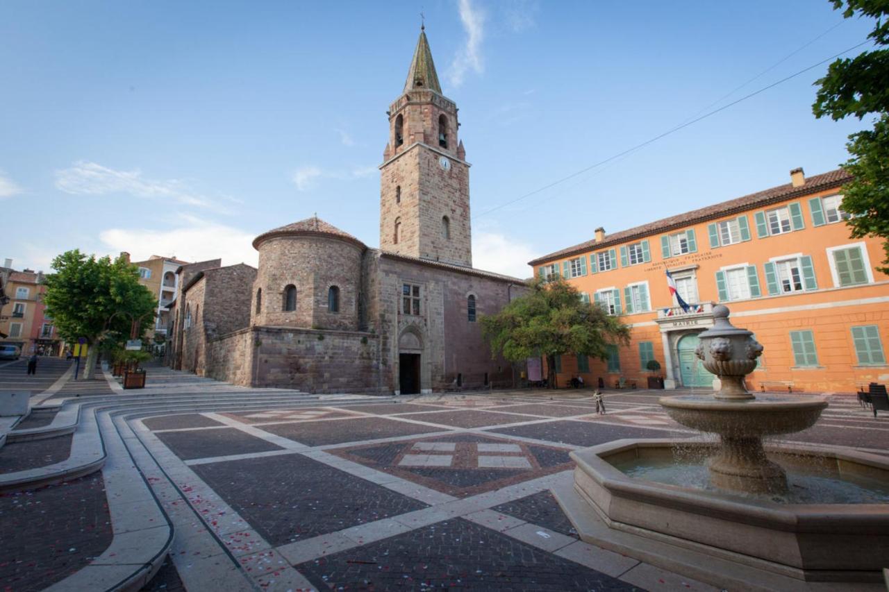 Apartament Splendide Studio Au Coeur Historique De Fréjus Zewnętrze zdjęcie